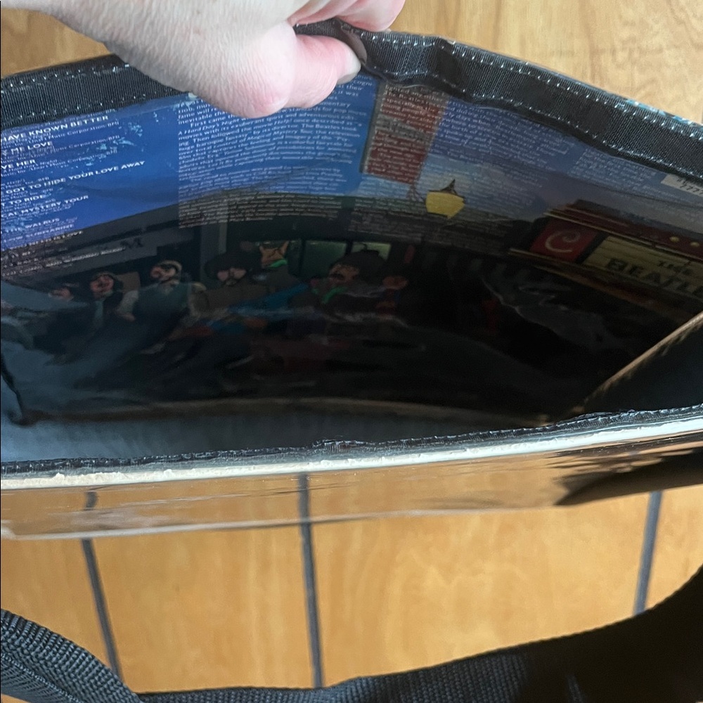 Sale🔥Beatles Record messenger bag - Picture 8 of 9